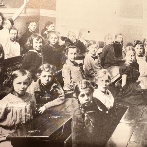 334071231 3397234673938675 4464610456102369740 N