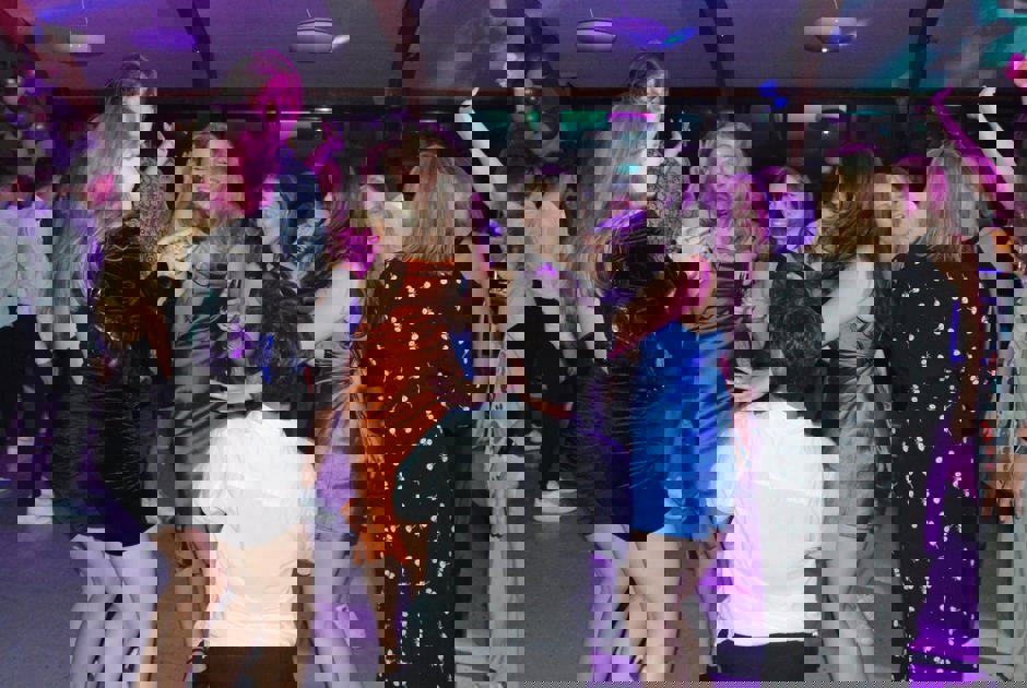 241545708 4298888690158992 4003797709419297232 N