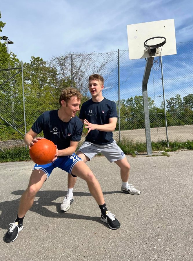 281216331 393465909459540 5834963882649478409 N