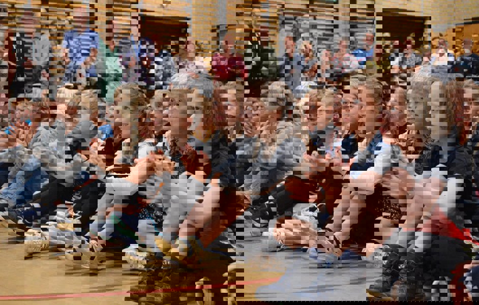 235668348 4750978148258281 447071678011742300 N (2)